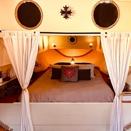 Tres Jolie Peniche A Louer Hotel Hédé Екстериор снимка